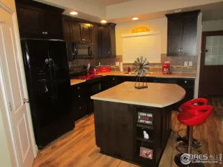 Photo #4: 928735 Listing