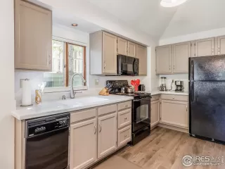 Photo #5: 928785 Listing