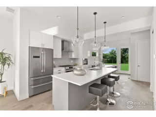 Photo #2: 928815 Listing 