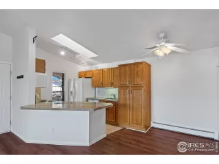 Photo #5: 928875 Listing 