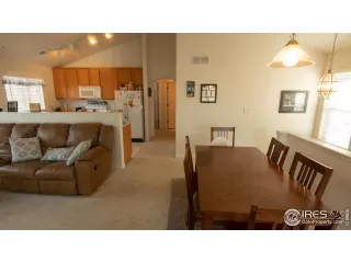 Photo #5: 928906 Listing