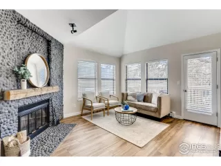 Photo #3: 928929 Listing