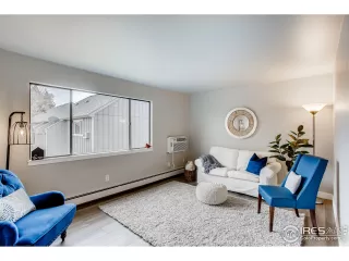 Photo #4: 928935 Listing 