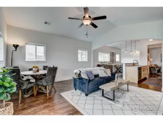 Photo #6: 929388 Listing