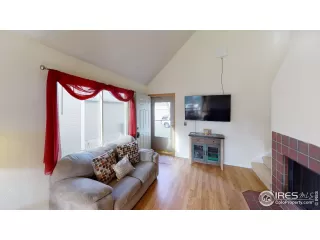 Photo #2: 929399 Listing