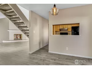 Photo #5: 929407 Listing