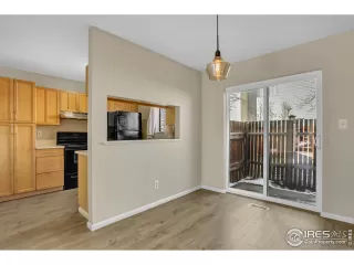 Photo #6: 929407 Listing