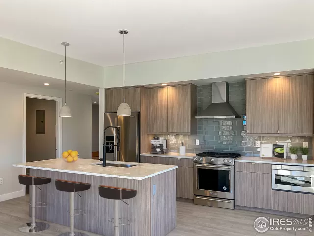 MLS: 929445 Condo For Sale