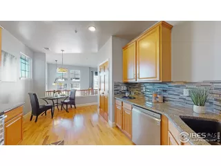 Photo #5: 929713 Listing