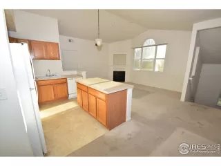 Photo #5: 929811 Listing