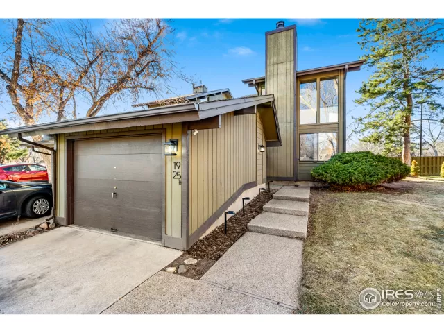 MLS: 929827 Condo For Sale