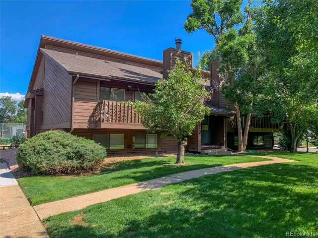 MLS: 9298368 Condo For Sale