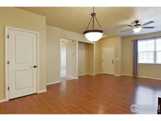 Photo #5: 929843 Listing