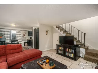 Photo #5: 929923 Listing