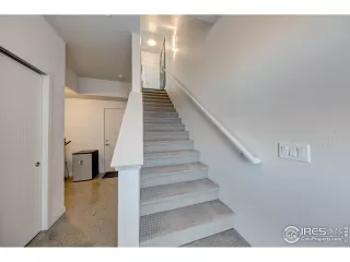 Photo #5: 929958 Listing