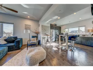 Photo #6: 929958 Listing