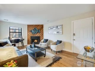 Photo #5: 930004 Listing