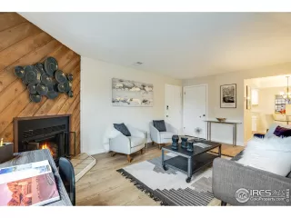 Photo #6: 930004 Listing