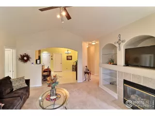 Photo #5: 930025 Listing