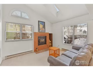 Photo #4: 930051 Listing