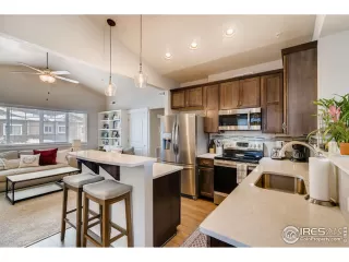 Photo #3: 930121 Listing