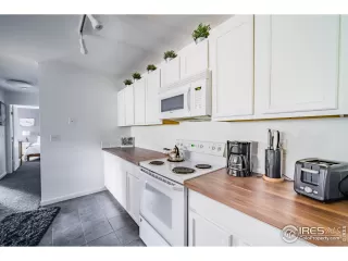 Photo #5: 930159 Listing