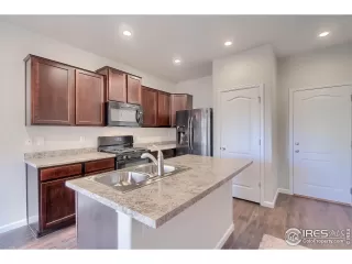 Photo #6: 930230 Listing