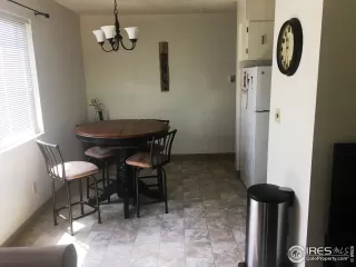 Photo #3: 930400 Listing