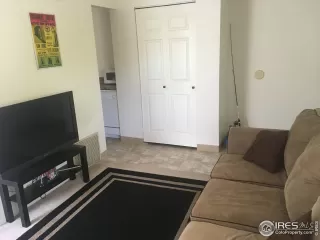 Photo #4: 930400 Listing