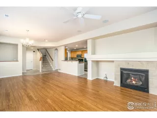 Photo #4: 930403 Listing