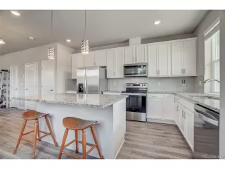 Photo #4: 9304046 Listing