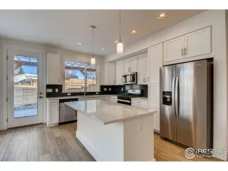 Photo #4: 930448 Listing