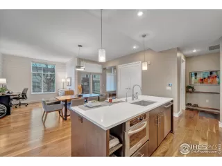 Photo #6: 930472 Listing