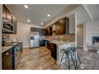 Photo #6: 930511 Listing