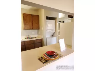 Photo #5: 930598 Listing