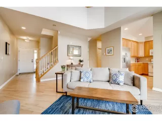 Photo #5: 930629 Listing