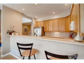 Photo #6: 930629 Listing