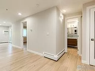 Photo #2: 930637 Listing