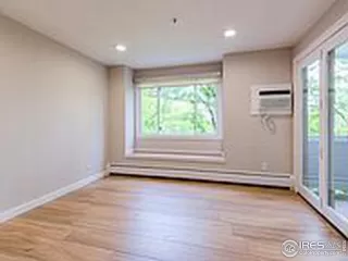 Photo #4: 930637 Listing