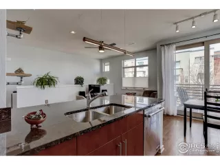 Photo #5: 930646 Listing