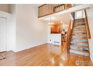 Photo #5: 930750 Listing