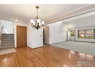 Photo #4: 930761 Listing