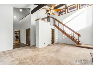 Photo #5: 930766 Listing