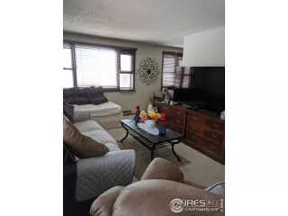 Photo #6: 930811 Listing