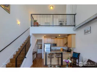 Photo #5: 930812 Listing