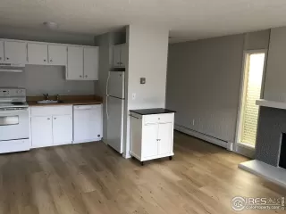 Photo #4: 930907 Listing 