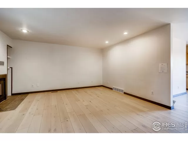 MLS: 931003 Condo For Sale