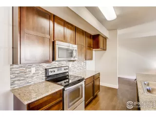 Photo #6: 931030 Listing