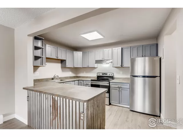 MLS: 931032 Condo For Sale