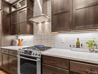 Photo #4: 9311469 Listing